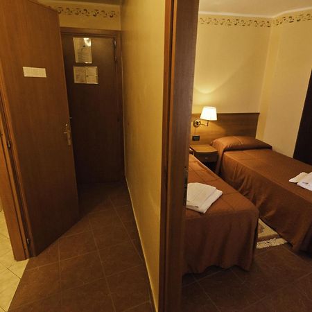 Hotel Relais Des Alpes Oulx Oda fotoğraf