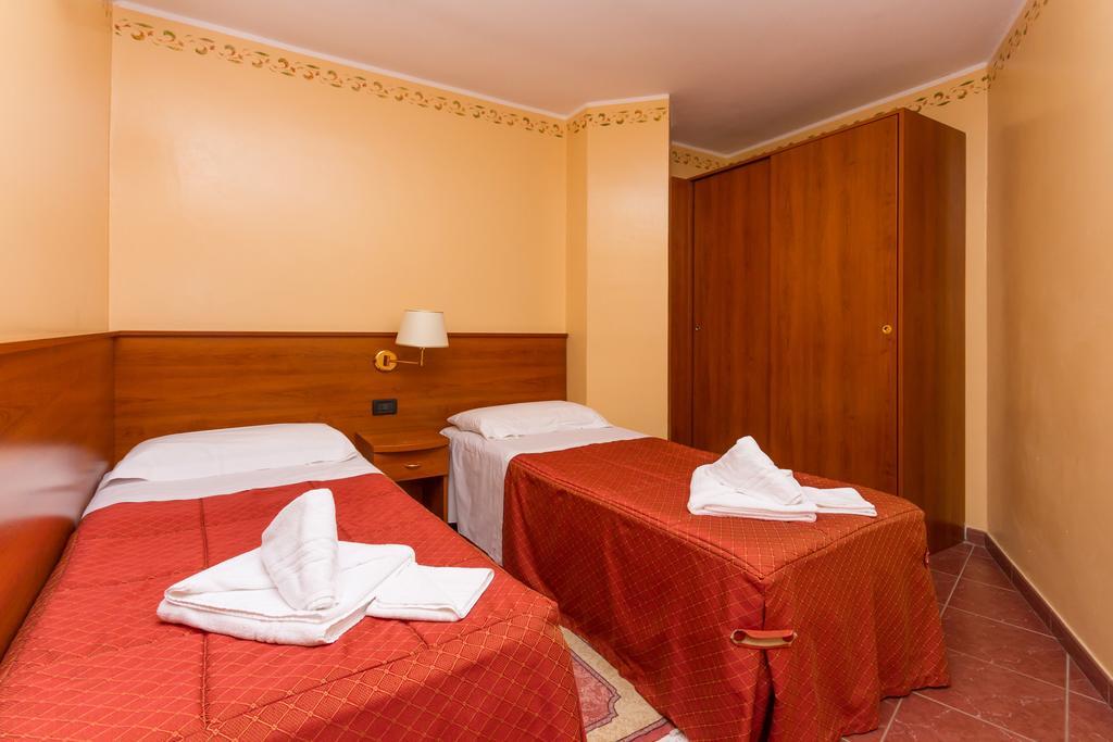 Hotel Relais Des Alpes Oulx Oda fotoğraf